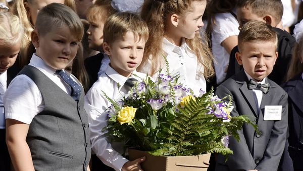 Праздничная линейка 1 сентября в гимназии №9 в Симферополе