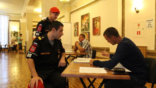 Жители Севастополя голосуют на выборах губернатора. 10 сентября 2017 года