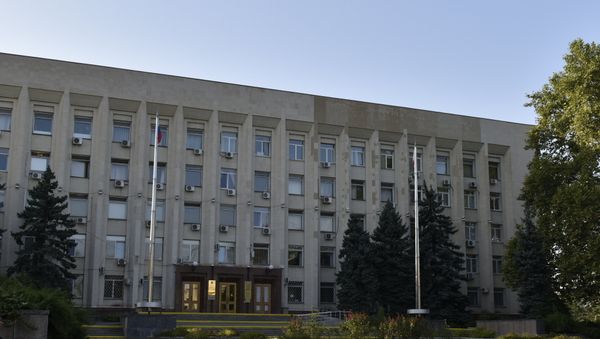 Здание горсовета и администрации Симферополя Здание горсовета и администрации Симферополя