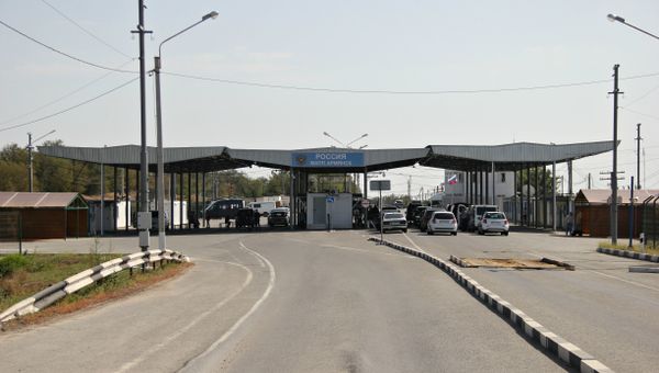 Пункт пропуска Армянск на границе Крыма и Украины