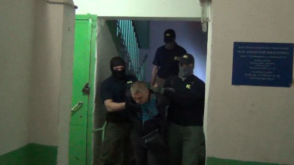 Кадры задержания россиян, передававших информацию о ЧФ в Крыму спецслужбам Украины
