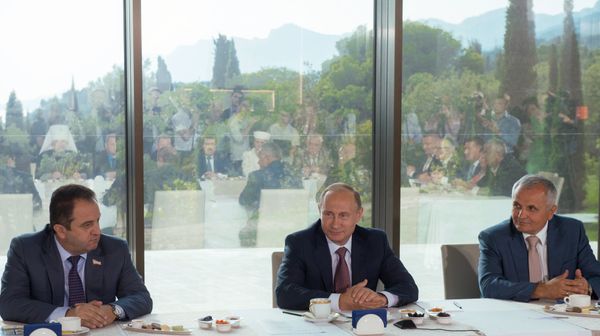 Рабочая поездка президента РФ В.Путина в Крымский федеральный округ