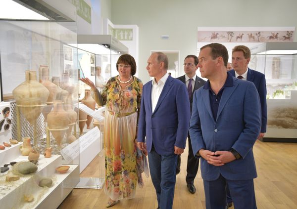 Рабочая поездка президента РФ В. Путина и премьер-министра РФ Д. Медведева в Севастополь
