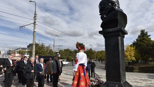 Представители украинских диаспор из различных стран прибыли в Симферополь