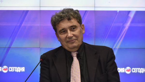 Итальянский пианист Стефано Аддебо
