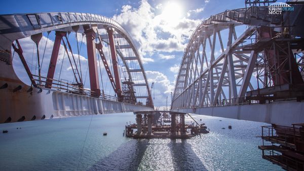 Автодорожная и железнодорожная арки моста через Керченский пролив