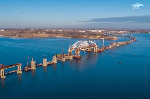  Установка автодорожной арки моста через Керченский пролив