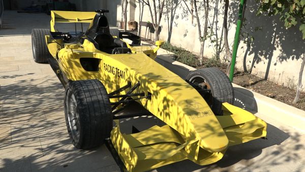 Азербайджанец собрал болид Ferrari у себя во дворе