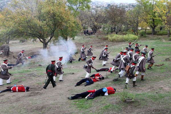 Реконструкция боя Крымской войны в рамках военно-исторического фестиваля Русская Троя в Севастополе
