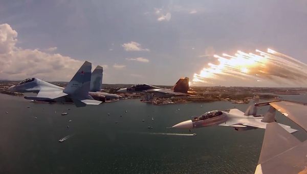 Минобороны показало возможности истребителя поколения 4+ Су-30СМ