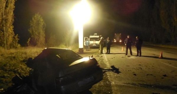 ДТП с участием автомобиля ВАЗ-2110 и бетоновоза Volvo в Крыму