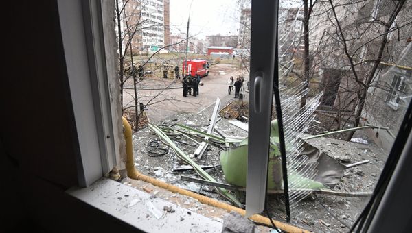 Вид из окна дома на Удмуртской улице в Ижевске, пострадавшего в результате частичного обрушения