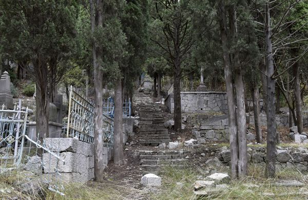 Вход на мемориальное кладбище Алупки Вход на мемориальное кладбище Алупки