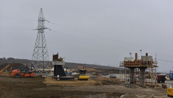 Строительство автомобильного подхода к мосту в Крым со стороны Керчи