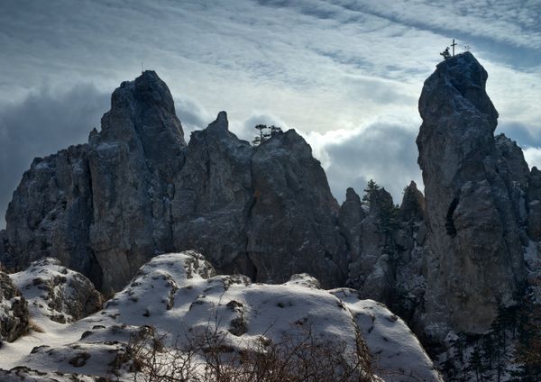 Зима в Крыму. Зубцы вершины горы Ай-Петри