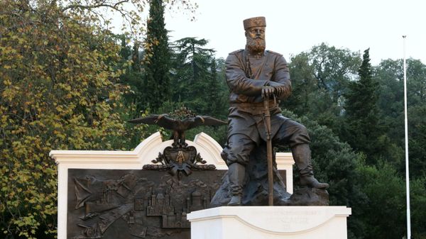Памятник Александру III в Ливадии