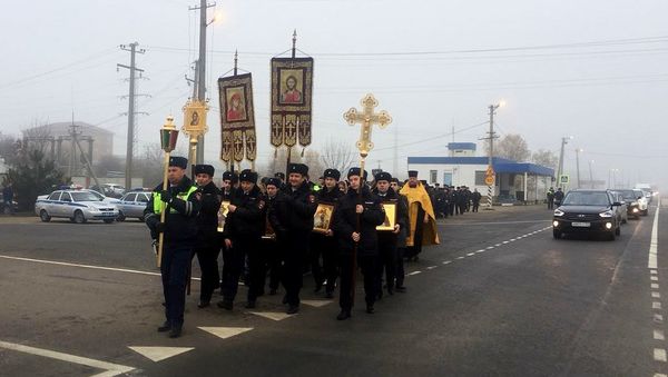 Крестный ход в память о жертвах ДТП на автодороге Темрюк-Краснодар