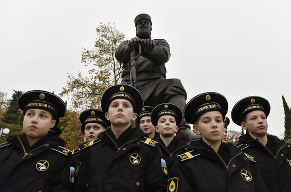 Открытие памятника российскому императору Александру III в Ливадийском дворце