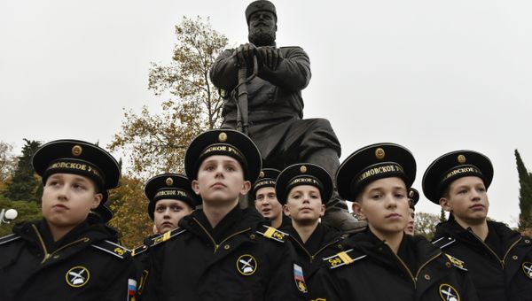 Открытие памятника российскому императору Александру III в Ливадийском дворце