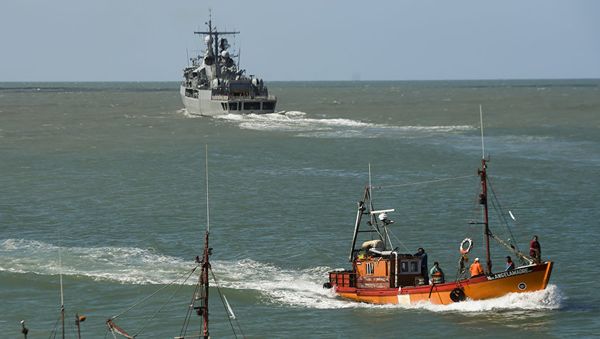 Эсминец ВМС Аргентины Sarandi принимает участие в поиске пропавшей подводной лодки Сан-Хуан