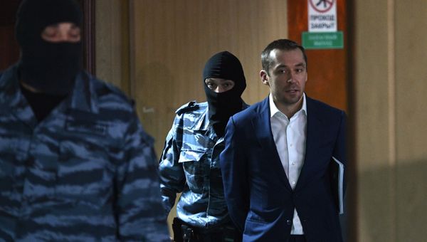 Ходатайство следствия о продлении срока ареста Дмитрию Захарченко