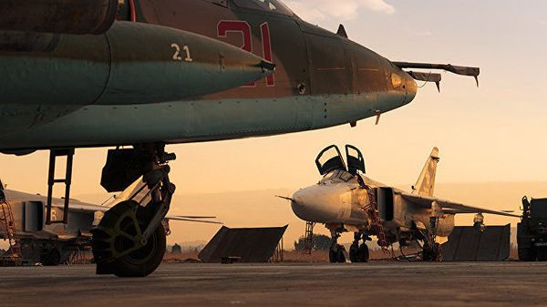 Самолеты ВКС РФ на авиабазе Хмеймим в Сирии. Архивное фото