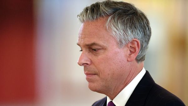 Чрезвычайный и полномочный посол США Джон Мид Хантсман