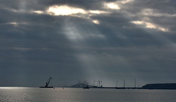 Вид на мост через Керченский пролив