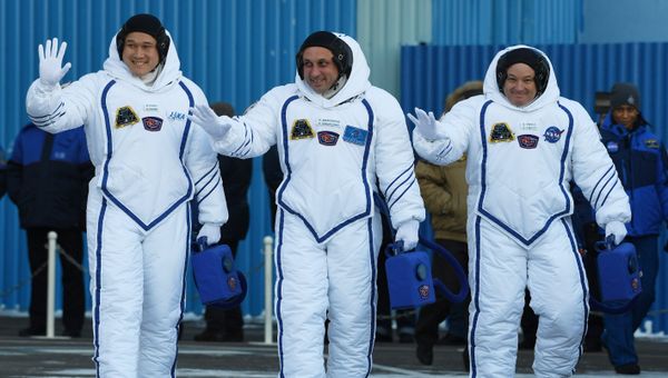 Пуск ракеты-носителя Союз-ФГ с ТПК Союз МС-07 с космодрома Байконур