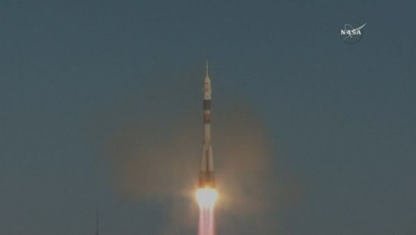 Старт ракеты Союз-ФГ с кораблем Союз МС-07 и новым экипажем МКС