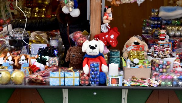 Предновогодняя ярмарка в центре Симферополя