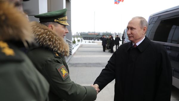 Президент РФ В. Путин посетил Военную академию РВСН им. Петра Великого