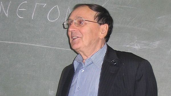 Академик РАН Андрей Зализняк