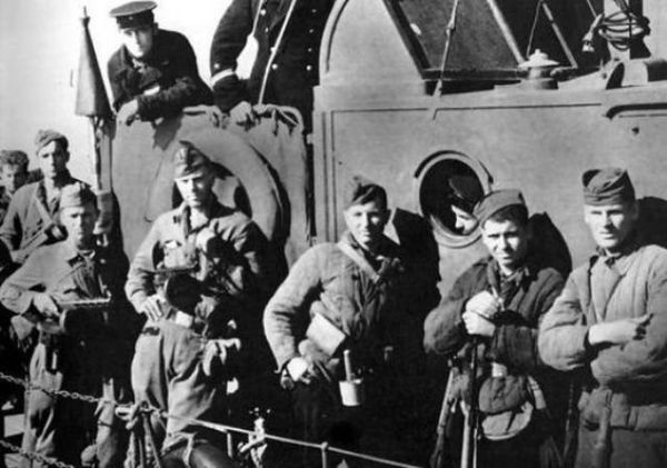 Десант на борту Малого охотника во время Керченско-Феодосийской операция в декабре 1941 года
