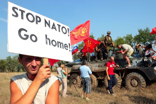 Акция протеста против проведения военных маневров Си Бриз-2008 в Крыму