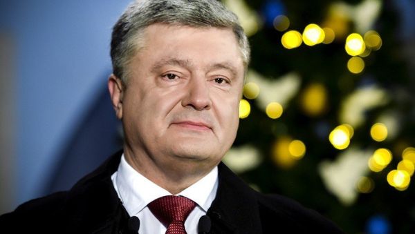 Президент Украины Петр Порошенко во время Новогоднего поздравления граждан украины. 31 декабря 2017