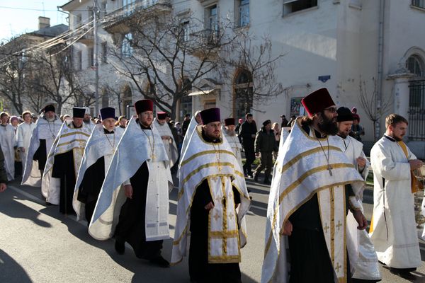 В Севастополе в рамках празднования Рождества прошел традиционный крестный ход В Севастополе в рамках празднования Рождества прошел традиционный крестный ход