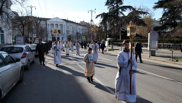 В Севастополе в рамках празднования Рождества прошел традиционный крестный ход
