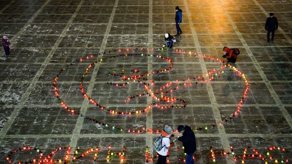 Участники акции против абортов
