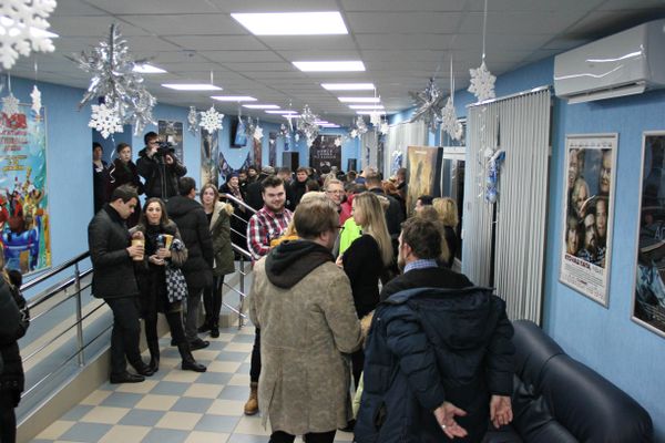 Очередь на предпремьерный показ фильма Скиф в Евпатории