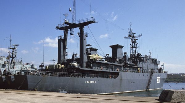 Корабль управления ВМС Украины Славутич