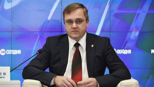Руководитель управления Федеральной налоговой службы России по Республике Крым Роман Наздрачев