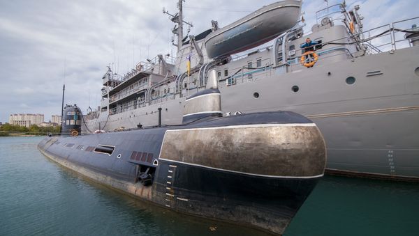 Подлодка Запорожье ВМС Украины в Севастополе, сентябрь 2013 года Подлодка Запорожье ВМС Украины в Севастополе, сентябрь 2013 года