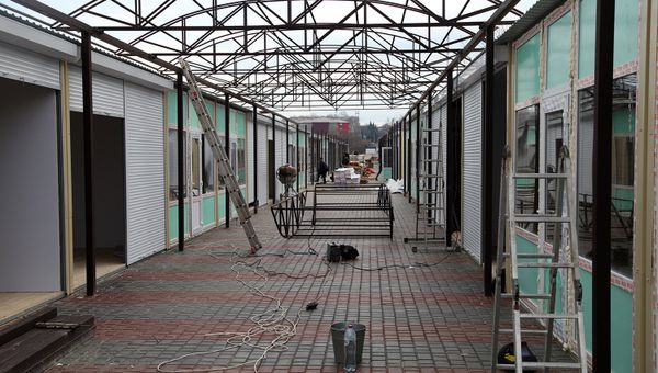 Оборудование мест на ярмарке в районе проспекта Победы в Севастополе