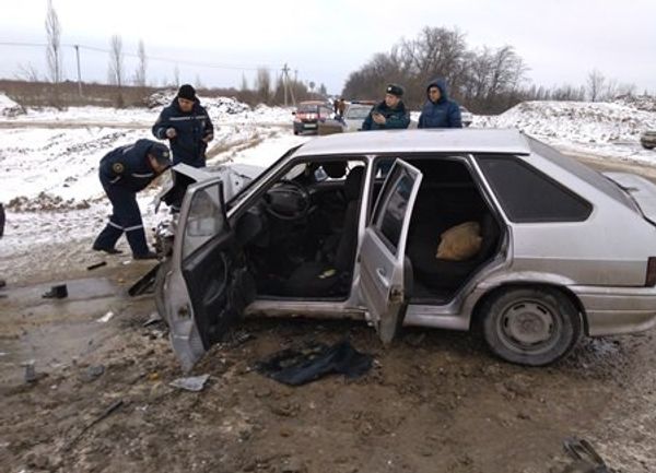 ДТП с участием бензовоза КамАЗ и легкового автомобиля ВАЗ-2114 в Нижнегорском районе