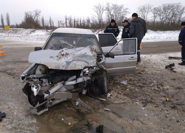 ДТП с участием бензовоза КамАЗ и легкового автомобиля ВАЗ-2114 в Нижнегорском районе