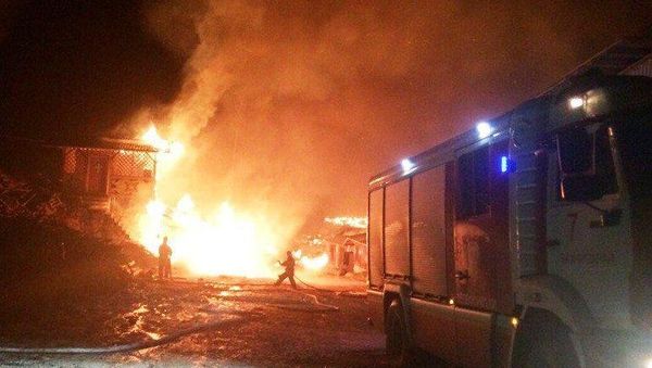 Тушение пожара на территории Свято-Успенского мужского монастыря под Бахчисараем