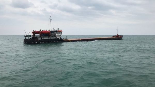 Сухогруз Берг, который получил пробоины у берегов Феодосии в Черном море