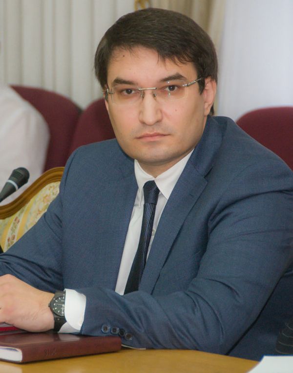 Новый начальник департамента имущественных и земельных отношений ялтинской администрации Сергей Калиниченко Новый начальник департамента имущественных и земельных отношений ялтинской администрации Сергей Калиниченко