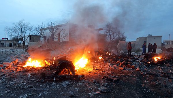 Обломки сбитого боевиками российского самолета Су-25 в Сирии. 3 февраля 2018